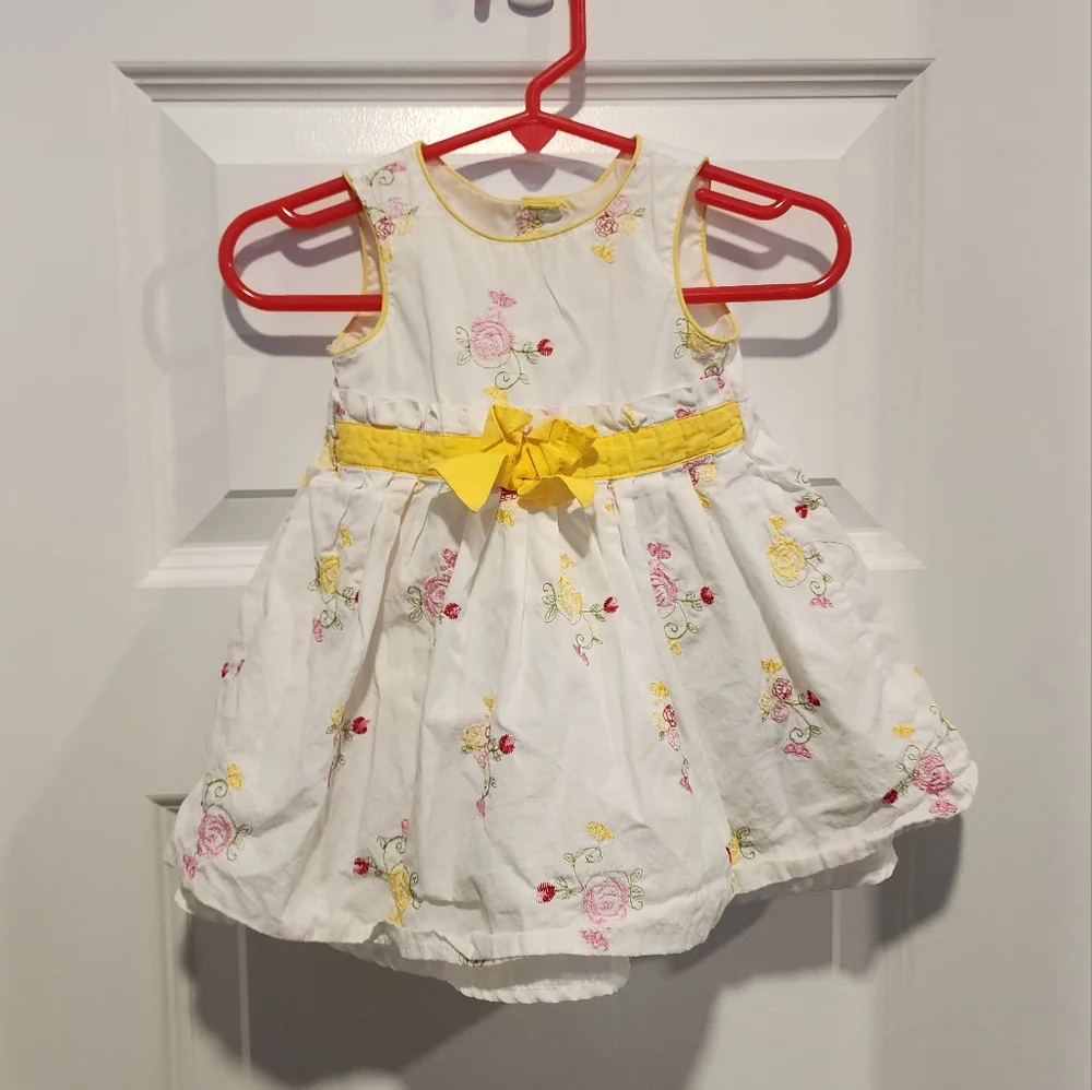 George Y2K Vtg Yellow and White Floral Dress Infants Size 3-6 Months Girls